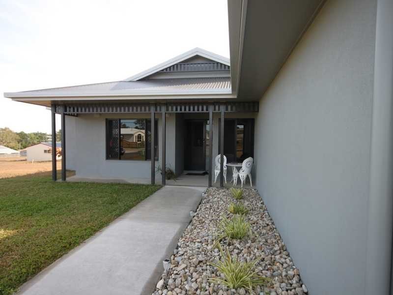 15 Damien Close, Mareeba QLD 4880