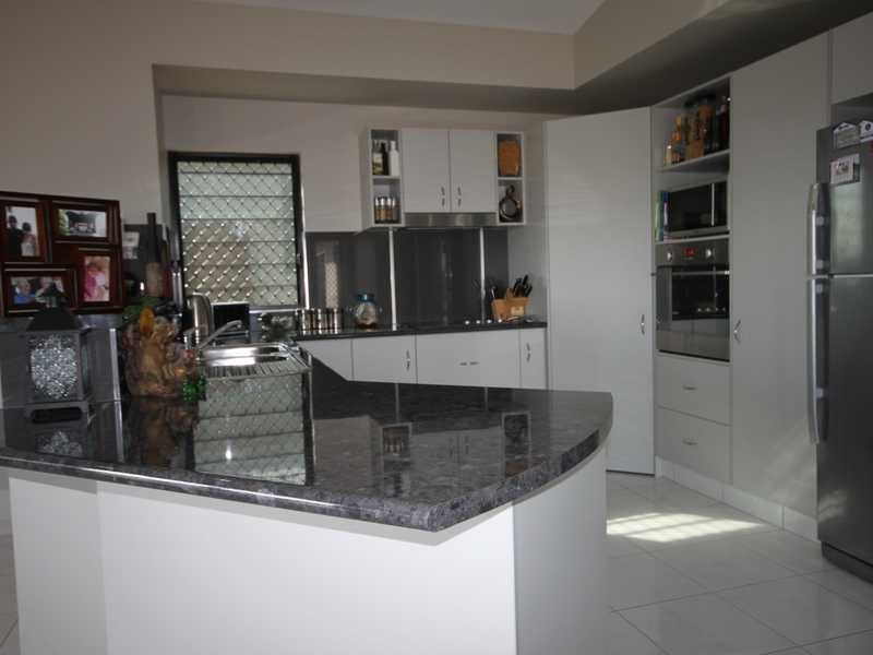 15 Damien Close, Mareeba QLD 4880
