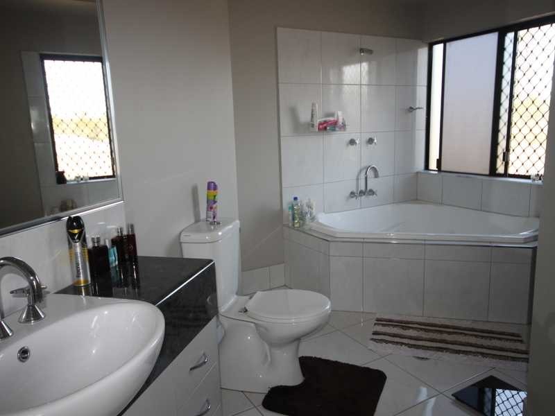 15 Damien Close, Mareeba QLD 4880
