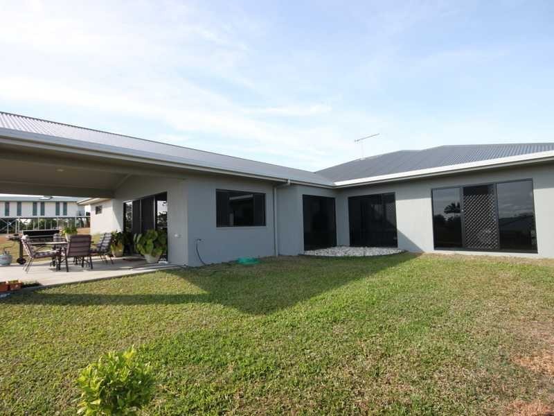 15 Damien Close, Mareeba QLD 4880