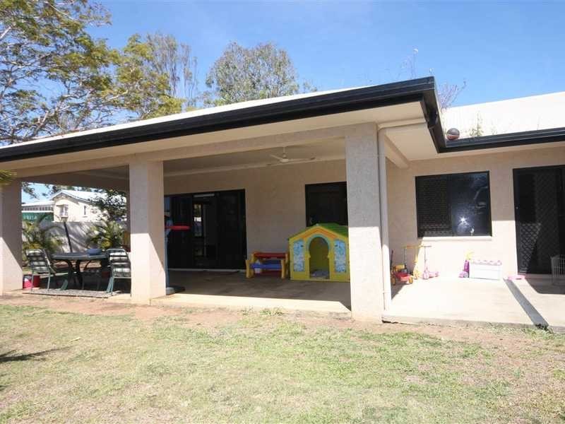15 Earl Street, Mareeba QLD 4880