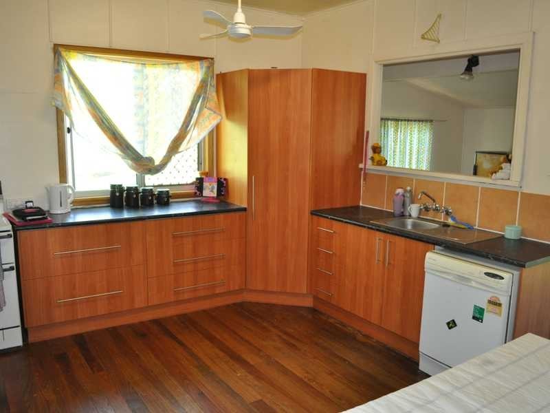 24 Macrae Street, Mareeba QLD 4880