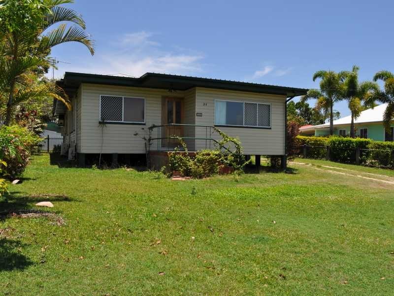24 Macrae Street, Mareeba QLD 4880