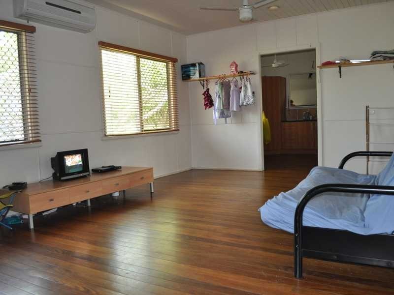24 Macrae Street, Mareeba QLD 4880