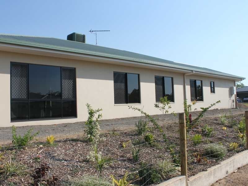 14 Leinster Drive, Mareeba QLD 4880