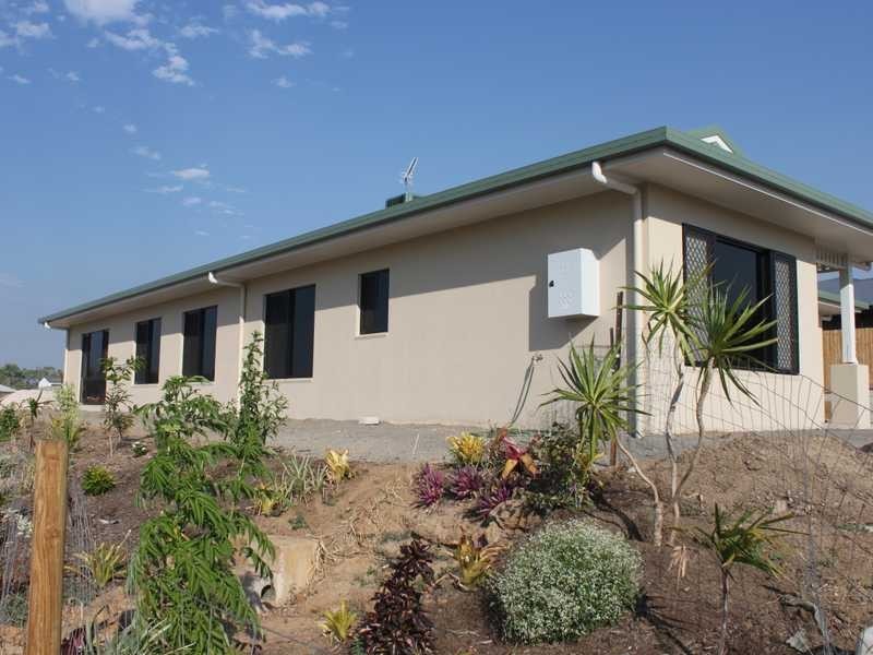 14 Leinster Drive, Mareeba QLD 4880