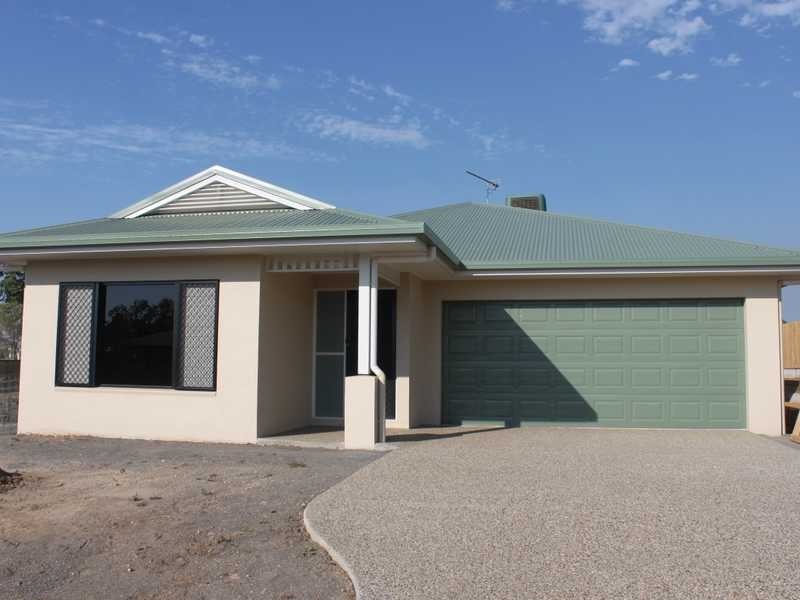 14 Leinster Drive, Mareeba QLD 4880