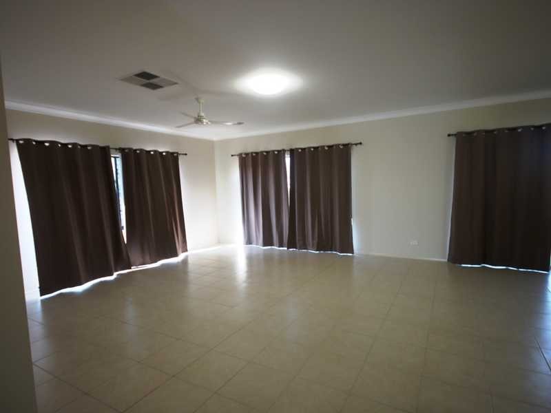 14 Leinster Drive, Mareeba QLD 4880