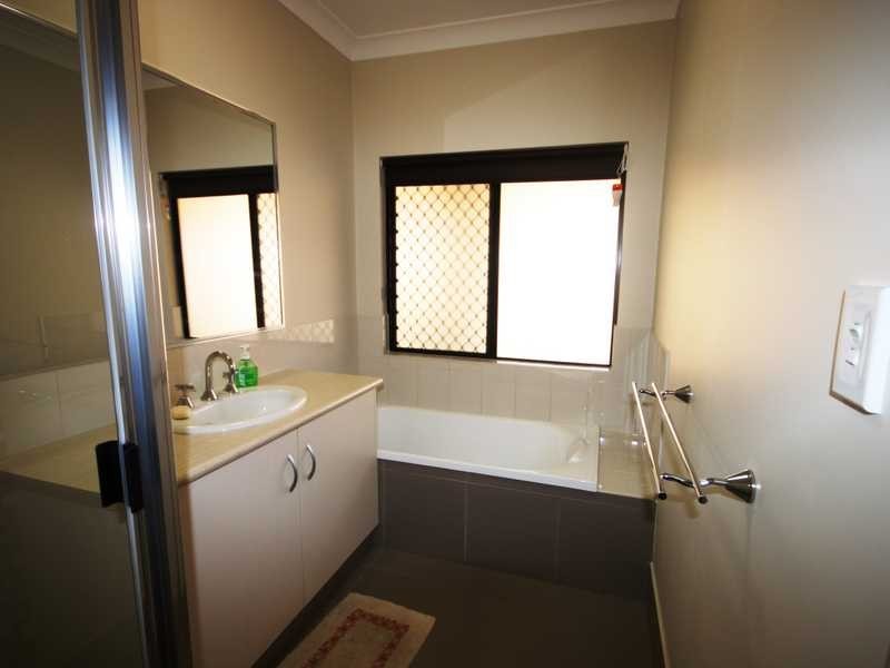 14 Leinster Drive, Mareeba QLD 4880