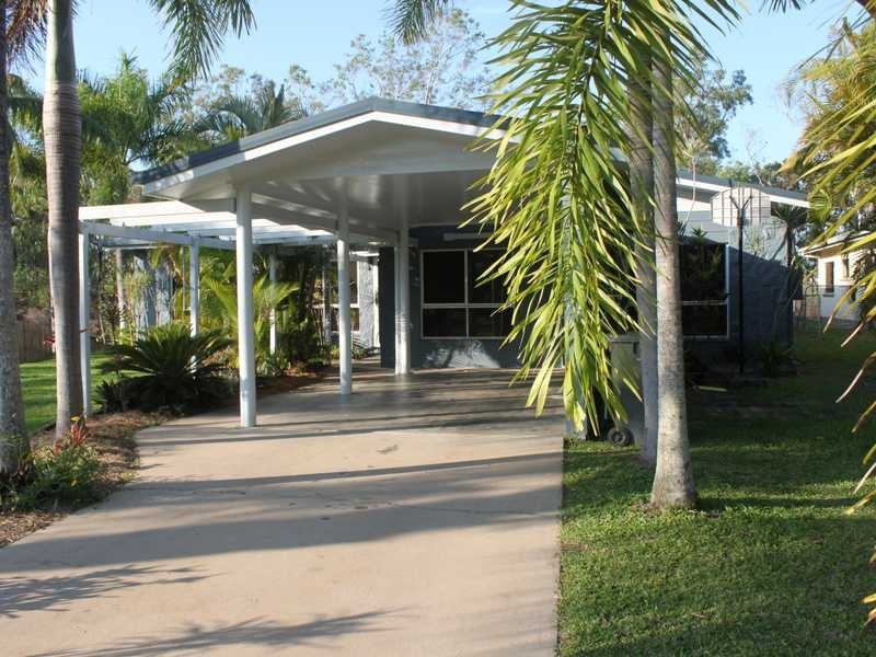 1 Palm Close, Mareeba QLD 4880