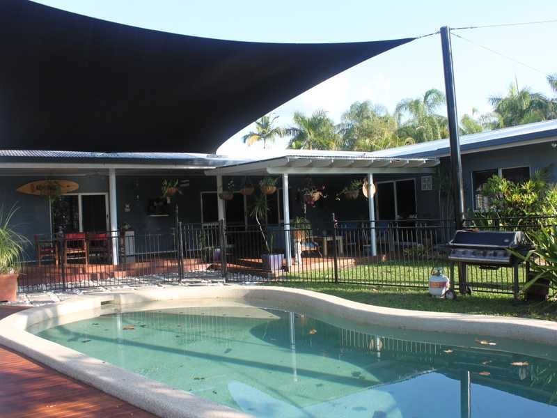 1 Palm Close, Mareeba QLD 4880