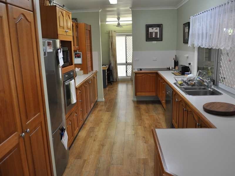 27 Foulis Street, Mareeba QLD 4880
