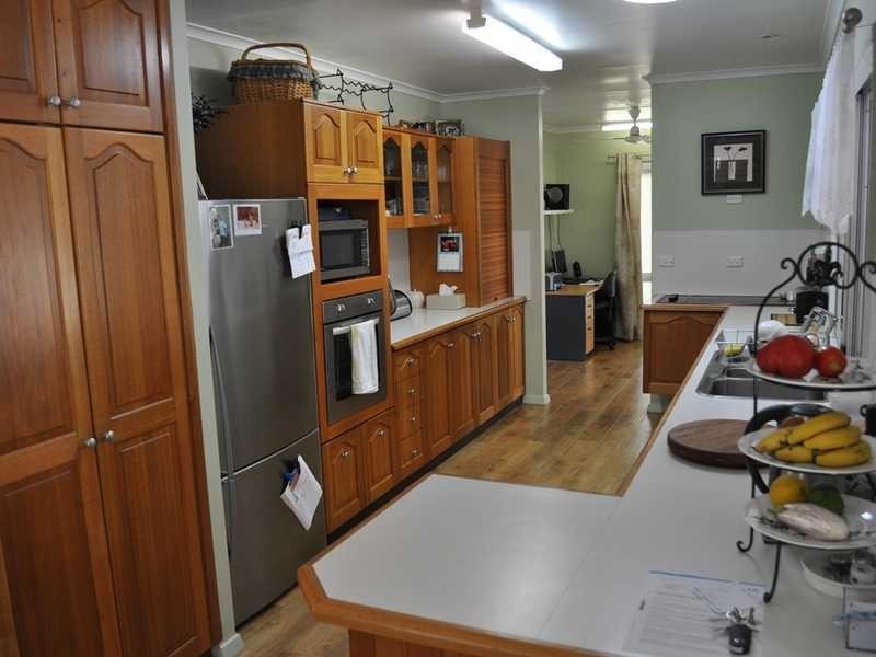 27 Foulis Street, Mareeba QLD 4880