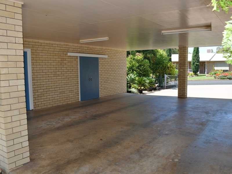 27 Foulis Street, Mareeba QLD 4880