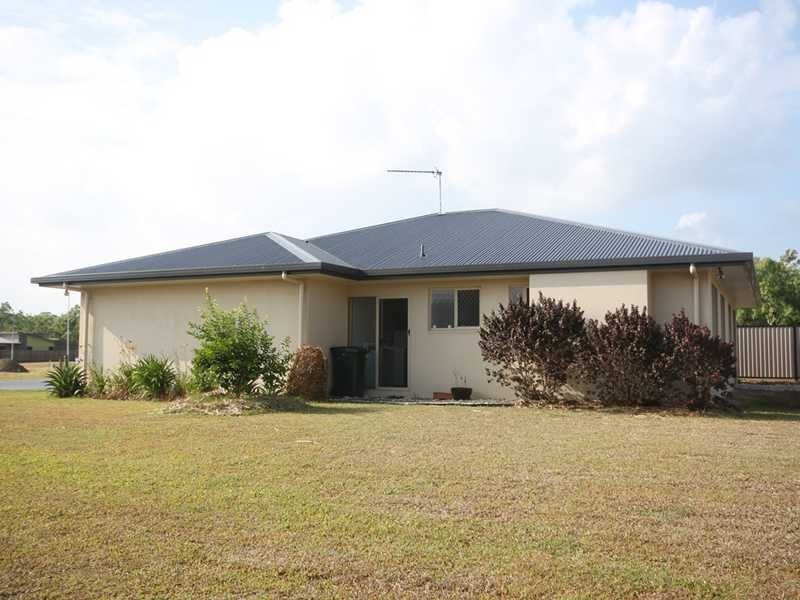 20 Mirrabook Avenue, Mareeba QLD 4880