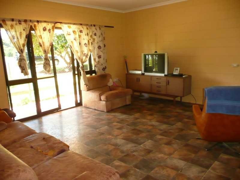 8 Courtney Street, Mareeba QLD 4880