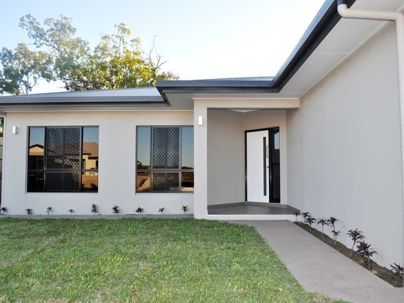 8 Michelina Close, Mareeba QLD 4880