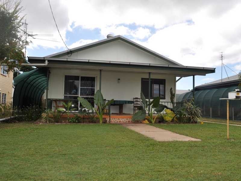 31 Robins Street, Mareeba QLD 4880