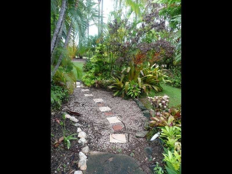 8 Byrnes Rd, Mareeba QLD 4880