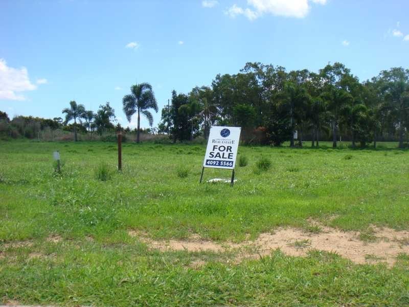 27 River Drive, Mareeba QLD 4880