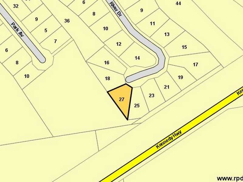 27 River Drive, Mareeba QLD 4880