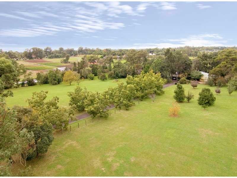 4 Pinus Ave, Glenorie NSW 2157