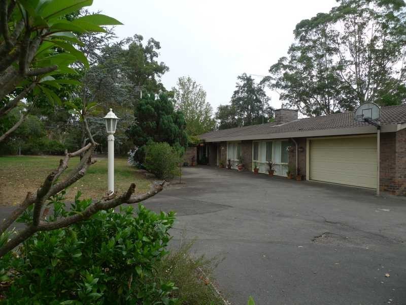 11 Lang Road, Kenthurst NSW 2156