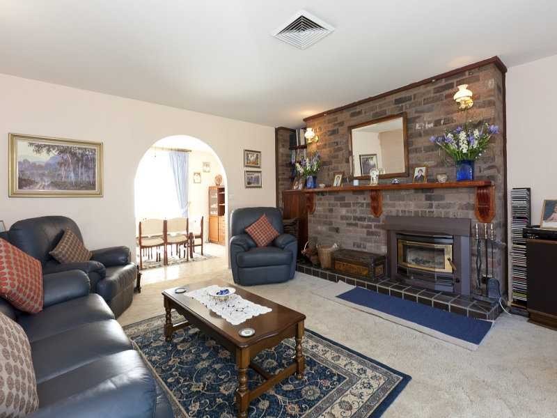 11 Lang Road, Kenthurst NSW 2156