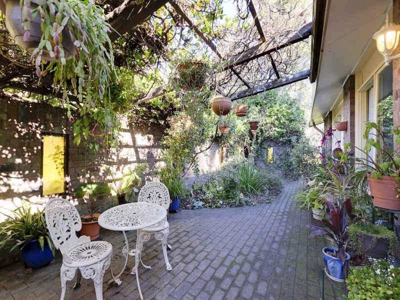 11 Lang Road, Kenthurst NSW 2156