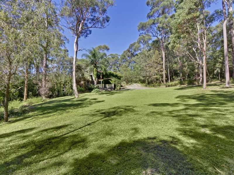 8 Bushland Place, Kenthurst NSW 2156