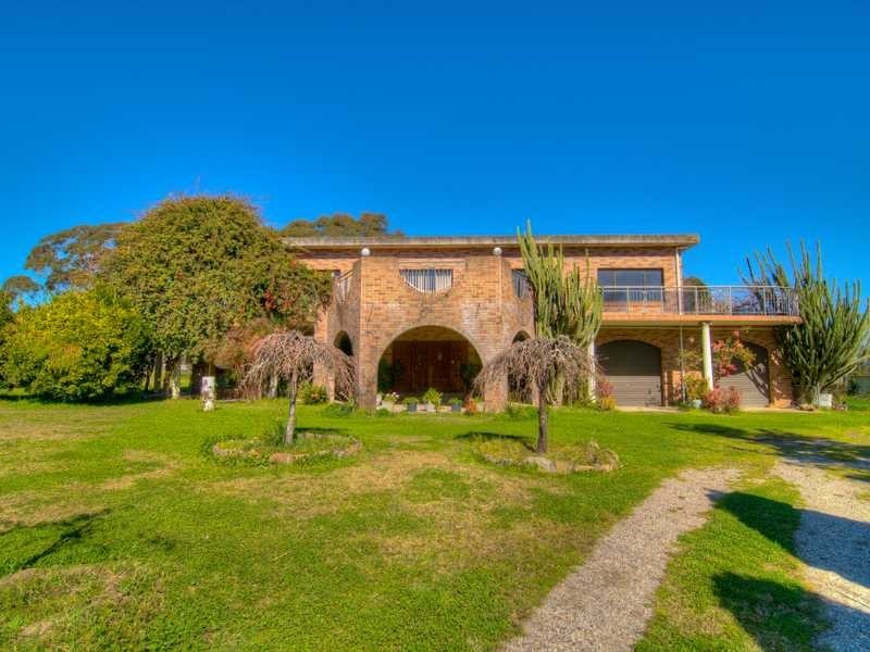 24 Pitt Town Rd, Kenthurst NSW 2156