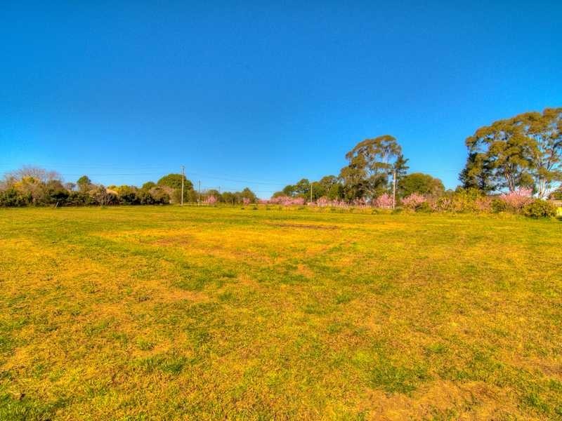 24 Pitt Town Rd, Kenthurst NSW 2156