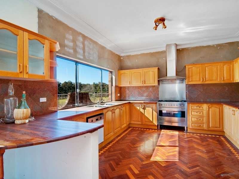 24 Pitt Town Rd, Kenthurst NSW 2156