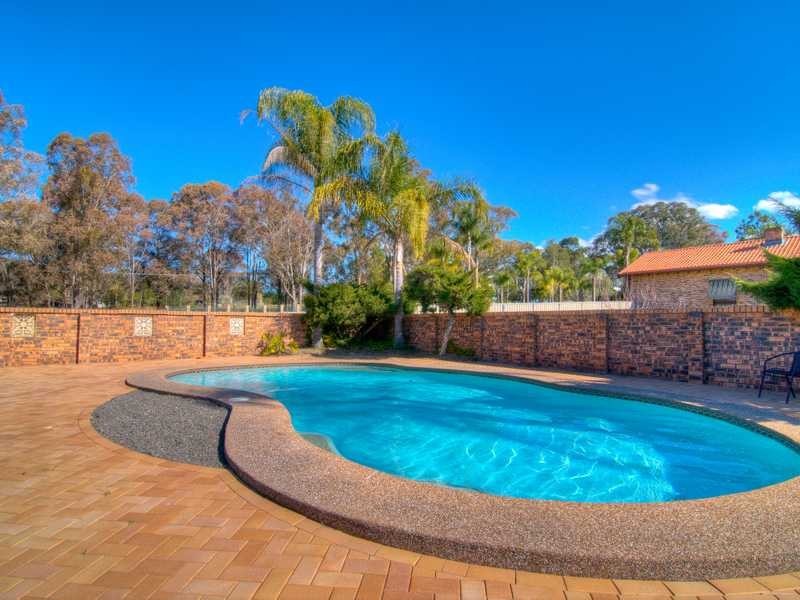 17 Glenidol Rd, Oakville NSW 2765