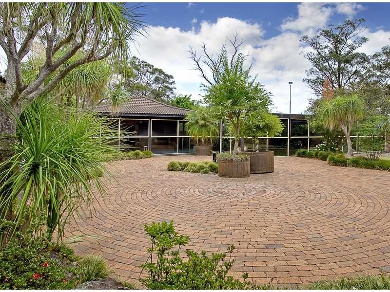 2 Whitehall Rd, Kenthurst NSW 2156