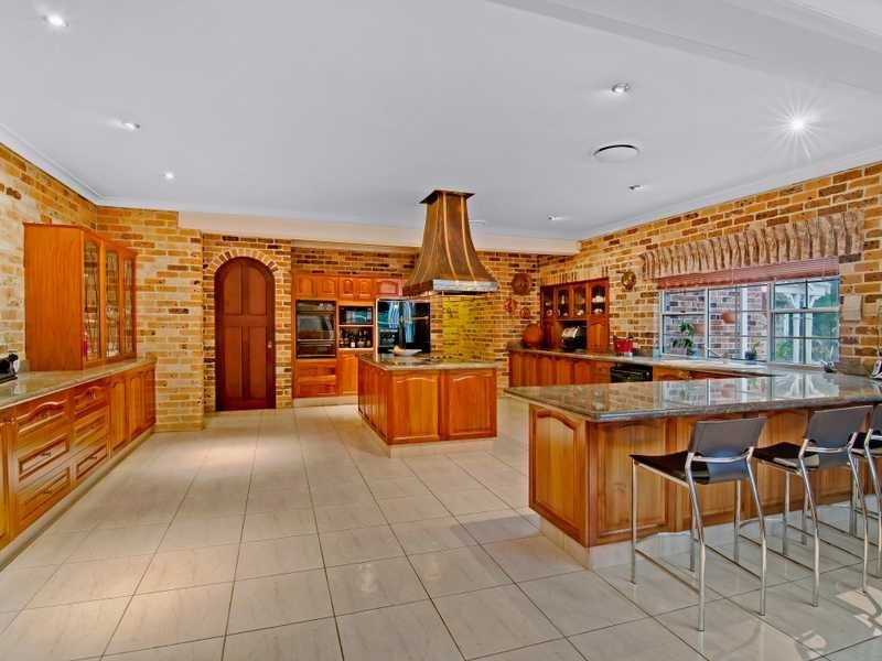 27 Volunteer Rd, Kenthurst NSW 2156