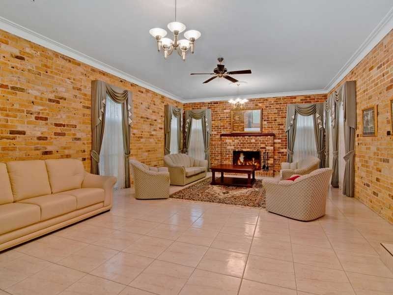 27 Volunteer Rd, Kenthurst NSW 2156