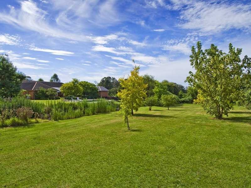 37 Volunteer Rd, Kenthurst NSW 2156