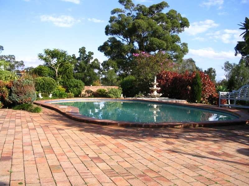 8 Yarrabin Road, Kenthurst NSW 2156