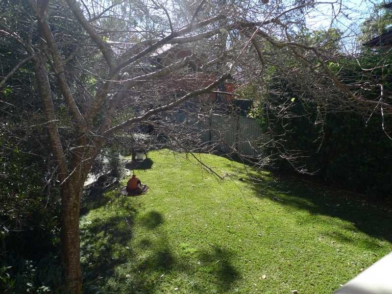 2b Burns Rd, Wahroonga NSW 2076