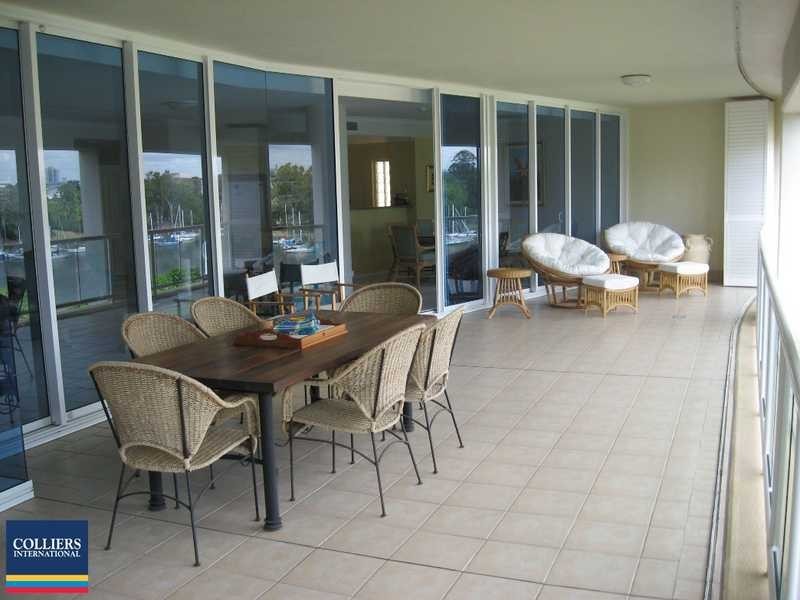 Unit 202/21 Pixley Street, Kangaroo Point QLD 4169