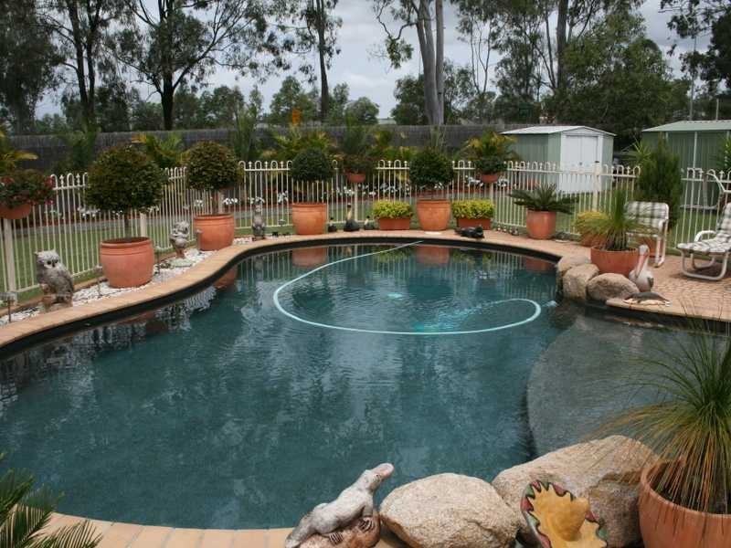 8 Amor Court, Yamanto QLD 4305