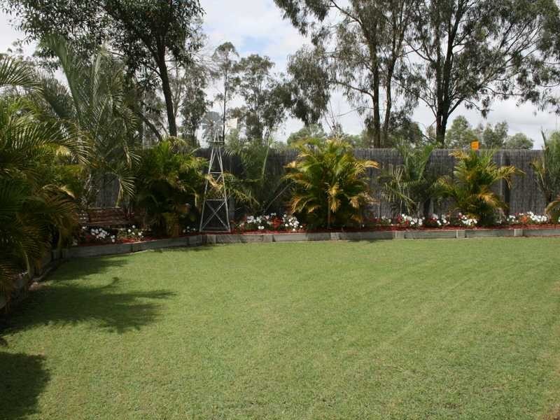 8 Amor Court, Yamanto QLD 4305