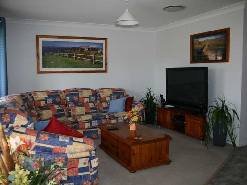 8 Amor Court, Yamanto QLD 4305
