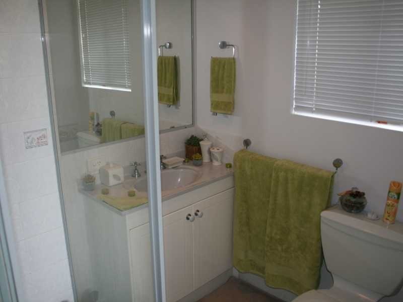 8 Amor Court, Yamanto QLD 4305