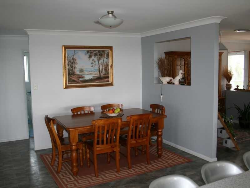 8 Amor Court, Yamanto QLD 4305