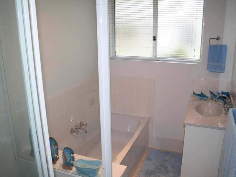 8 Amor Court, Yamanto QLD 4305