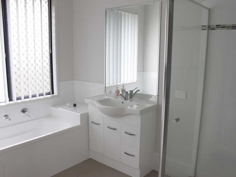 26 Tulip Street, Yamanto QLD 4305