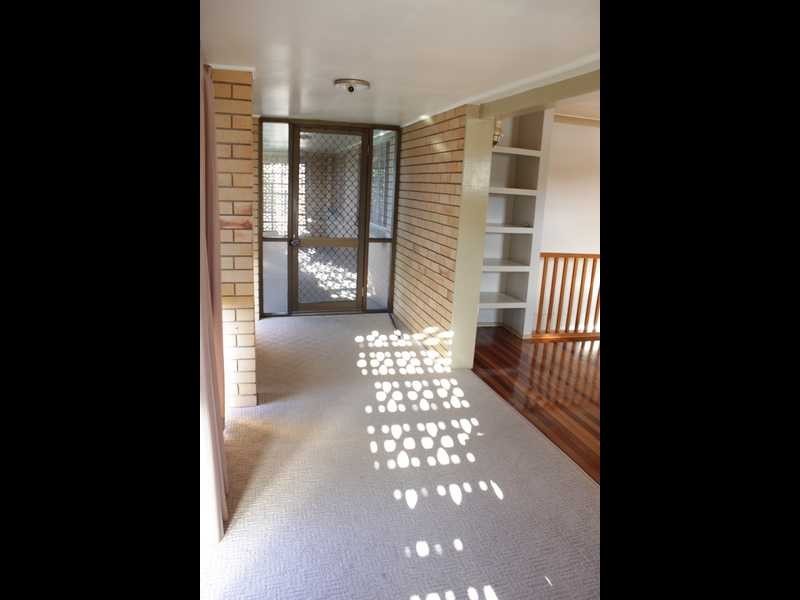 17 Cooinda Street, Eastern Heights QLD 4305