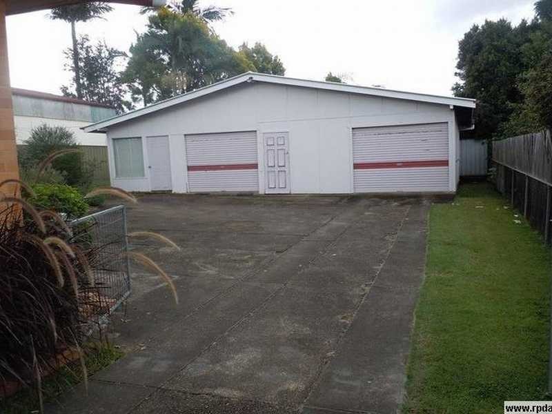 86 Cemetery Road, Eastern Heights QLD 4305